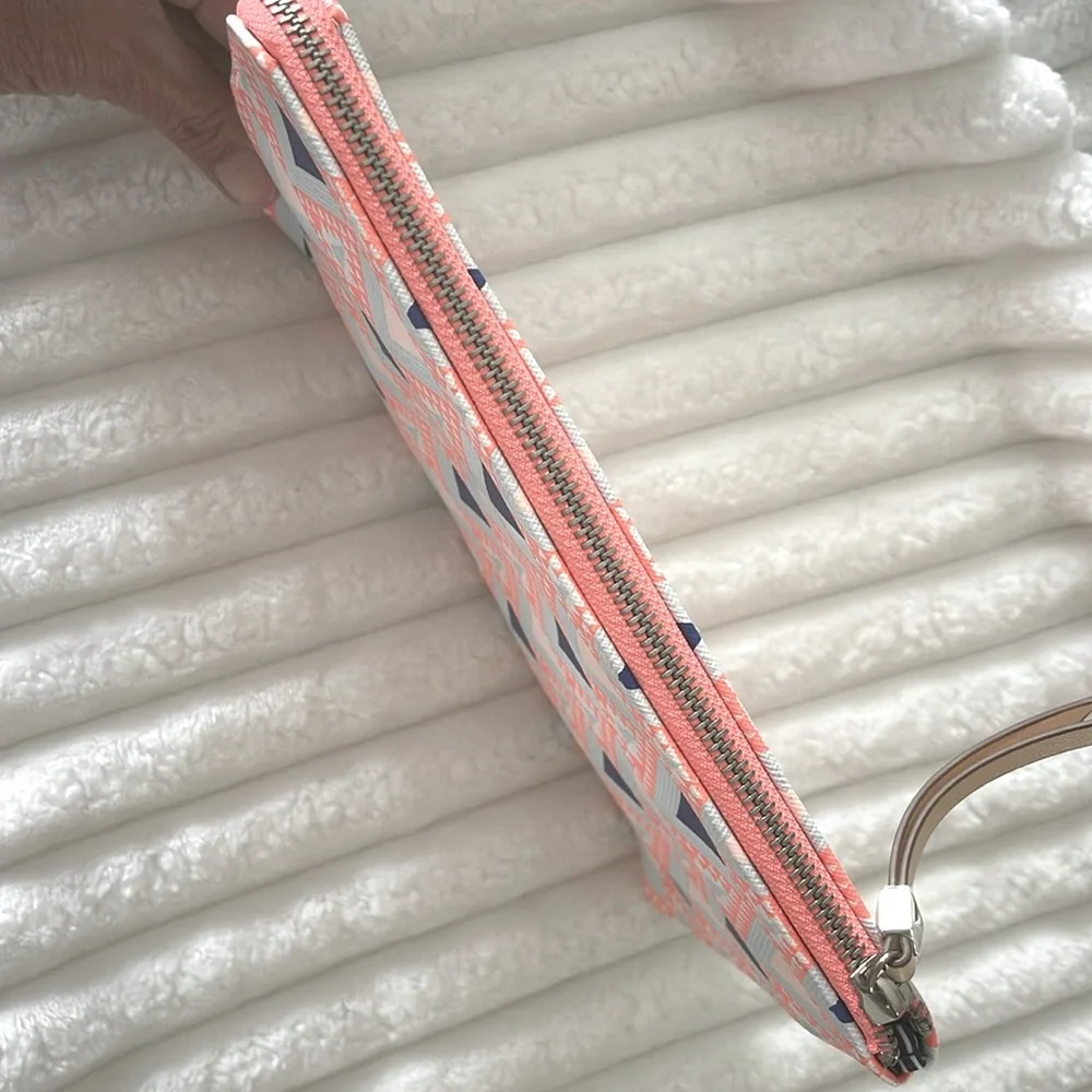 Stella & Dot NWOT Clutch Stylish Coral and Blue Geometric Design